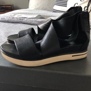 Eileen Fisher sport sandal